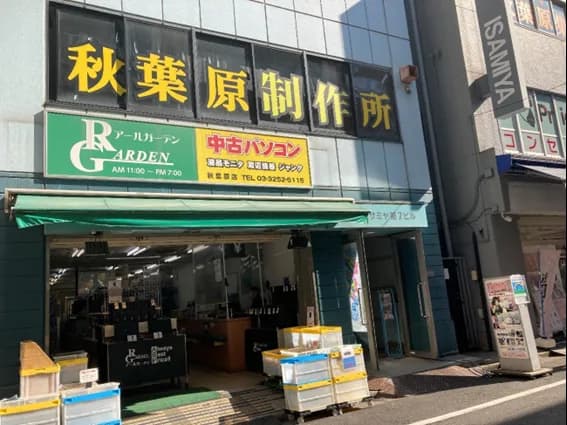 同人誌づくりの駆け込み寺。秋葉原制作所を訪ねての旧おめぐり編集部による取材写真