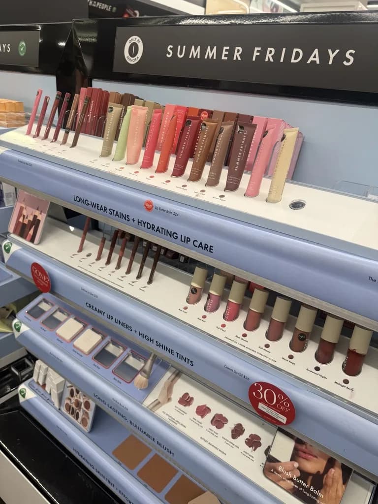 セフォラ ワイキキ店内のSummer Fridaysリップ製品売場