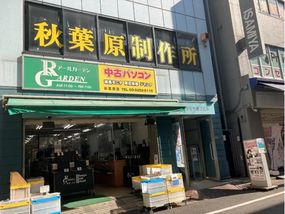 同人誌づくりの駆け込み寺。秋葉原制作所を訪ねての取材写真 2
